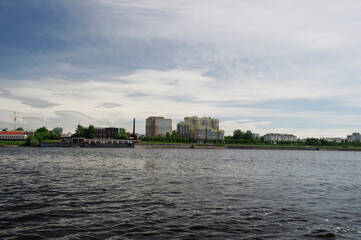 Obraz premium view of the city of Arkhangelsk from the Severnaya Dvina river