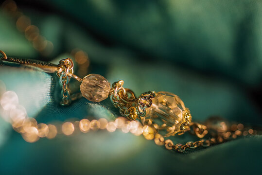 Collier or et perle