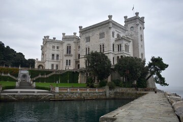 Fototapeta na wymiar Castello di Miramare (Trieste)