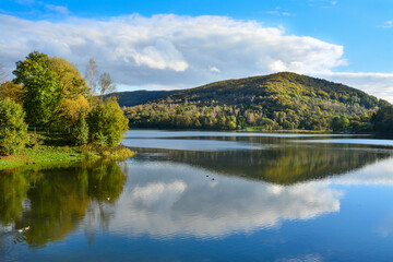 Fototapeta na wymiar Lake Solinskie in the Bieszczady Mountains. Beautiful autumn landscape. Poland 