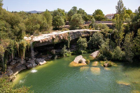 El Pe&ntilde;&oacute;n waterfall in Pedrosa de la Tobalina is located in the north of Burgos, in the Las Merindades region, between the municipalities of Pedrosa de Tobalina and La Orden (Burgos)