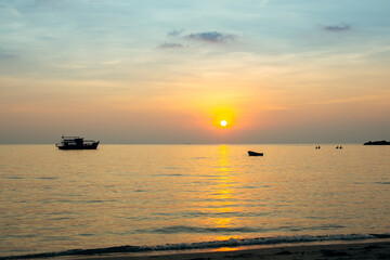 Fototapeta na wymiar Beautiful sunset on the Sea coast. Thailand.