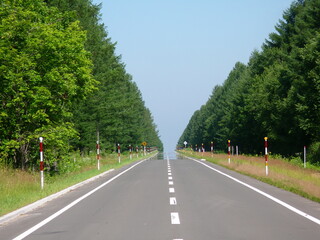 まっすぐな道