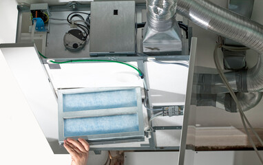 Einbau Lüftungsanlage mit Wärmerückgewinnung, Covid-19, Coronavirus