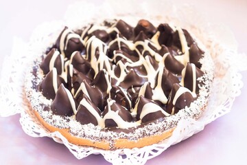 chocolate dipped caramel cone cake
