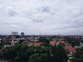 Fototapeta na wymiar Asian city with green area