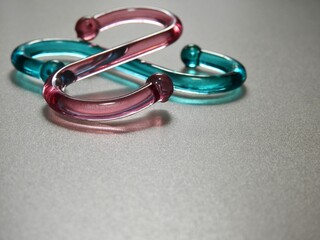 カラフルなS字フック