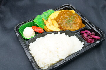 カレーハンバーグ弁当