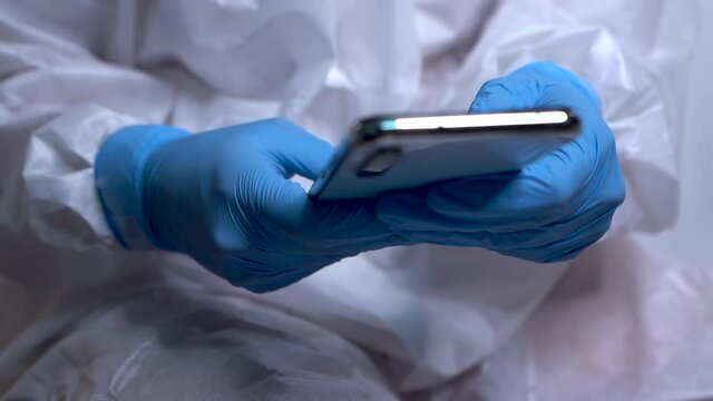 Nurse consulting work things in mobile application