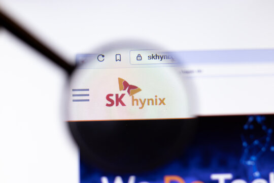 Los Angeles, California, USA - 20 March 2020: SK Hynix company logo on website page close-up on screen, Illustrative Editorial
