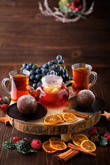 Christmas tea - grape and lemon tea with chocolate cake