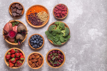 Healthy foods high in antioxidants.