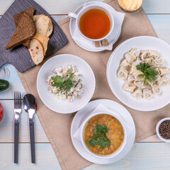 vegetable soup with bread