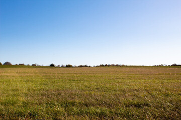 Obraz premium Midwest field on a sunny autumn day with no people