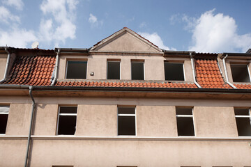 Abbruchreifes entkerntes  altes Wohnhaus, Verden/Aller, Niedersachsen, Deutschland, Europa