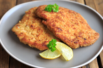 Wiener Schnitzel mit Zitrone