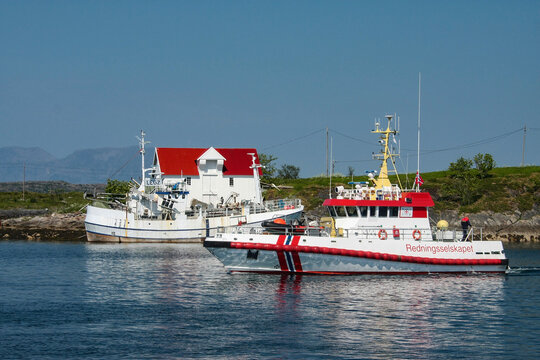 The rescue company out on assignment in Br&oslash;ynn&oslash;ysund, Nordland county NSSR