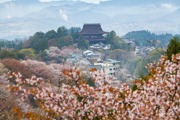 上千本から見た金峯山寺
