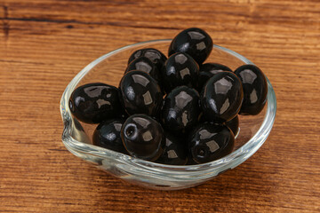 Black olives in the bowl