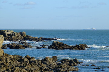 Fototapeta na wymiar The granit coast at the city of Batz sur mer.