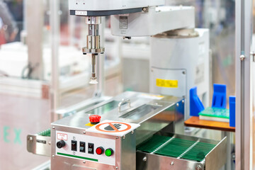 high technology and precision automatic machine with vacuum or suction cup for pick & place...