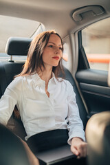 Fototapeta na wymiar business woman in the car