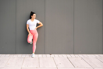 Fototapeta premium Young woman ready to go for a run.