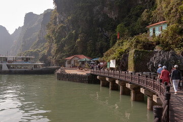 Fototapeta na wymiar Ha Long bay in Vietnam