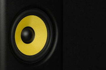 Głośnik żółty, monitor