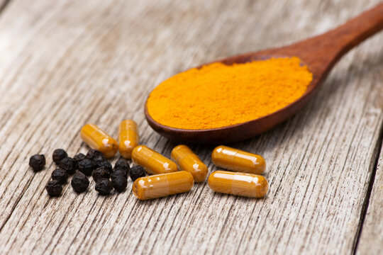 Curcuma capsules and black pepper ( peppercorns or piperine ) with Turmeric ground or tumeric powder