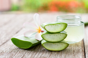 aloe vera leaf and aloe gel face mask