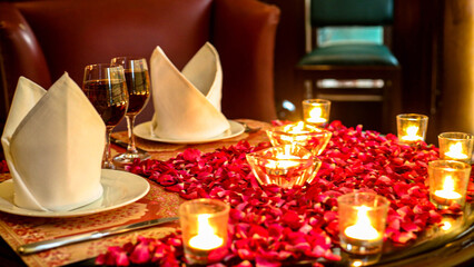 Restaurant that decorates with glimmering candles . It’s a surefire way to create ambiance