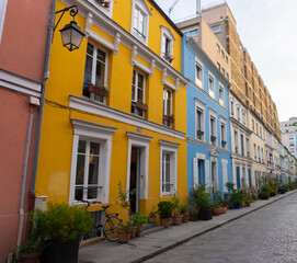 Fototapeta na wymiar Colorful buildings in Paris stree