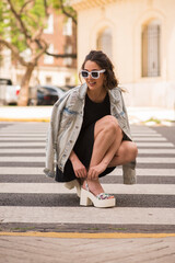 Obraz premium Model Possing on the street