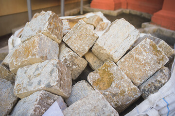 muschelkalk quarter pflastersteine in einer nahaufnahme