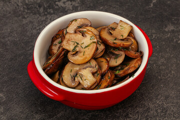 Roasted champignon with herbs and spices