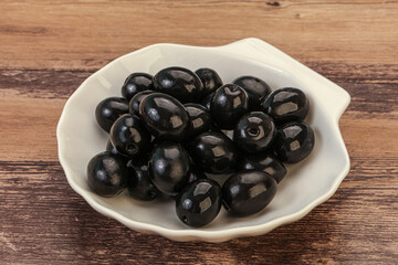 Black olives in the bowl