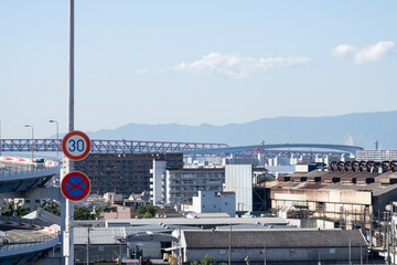 大阪市大正区の工業地帯と三つの巨大な橋