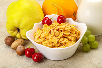 Breakfast with corn flakes and milk
