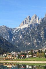 Fototapeta na wymiar alpine town of Auronzo di Cadore and Dolomites, Italy