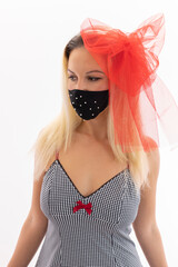 model with covid mask