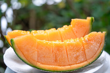 カットした夕張メロンのアップ/カットフルーツ