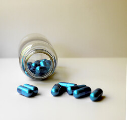 pojemnik z kapsułkami