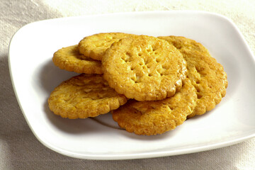 biscuits sablés dans une assiette