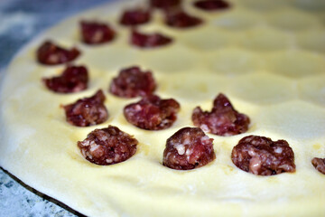 Cooking modeling meat dumplings using a mold