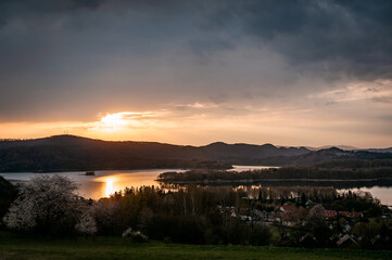 Obraz premium Jezioro Solińskie w Bieszczadach