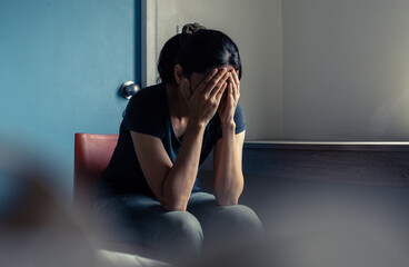 Obraz premium sad serious illness woman.depressed emotion panic attacks alone sick people fear stressful.crying begging help.stop abusing domestic violence,person with health anxiety, bad frustrated exhausted