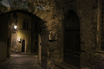 Fototapeta premium View of an alley in the city of Spoleto