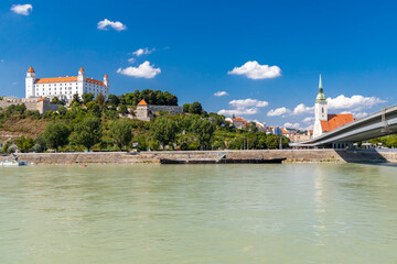 Obraz premium Bratislava castle and Danube river, Slovakia