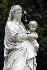 Fototapeta premium Ville de Créteil, sculpture parc Dupeyroux, département du Val de Marne, France